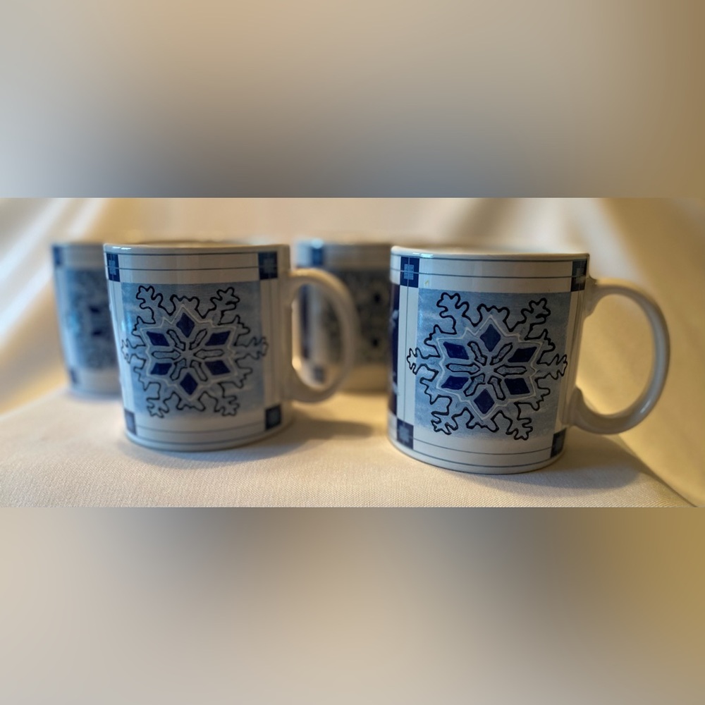 SAKURA WINTER FROST LARGE COFFEE MUGS Set of 4 SNOWFLAKE BLUE & WHITE Mugs